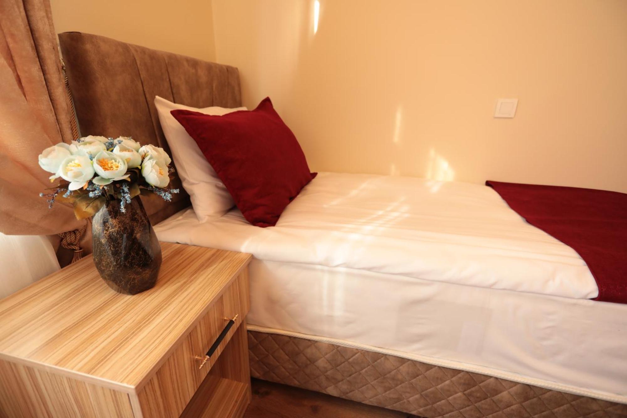 Guelec Konak Hotel Istanbul Exterior photo